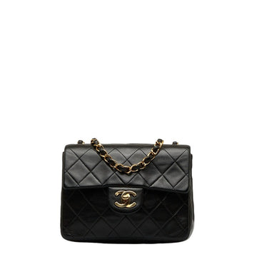 CHANEL Matelasse Chain Shoulder Bag Black Gold Lambskin Women's