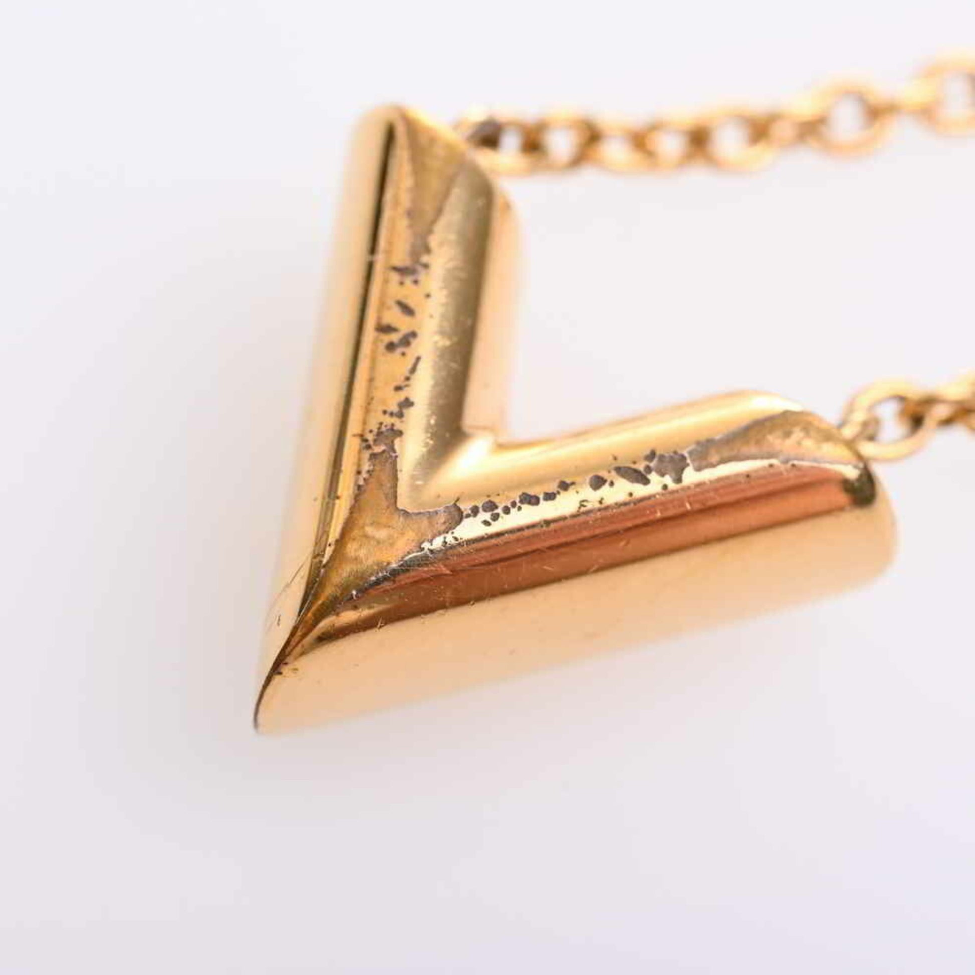 LOUIS VUITTON Necklace ・ Essential V Necklace M61083 metal used