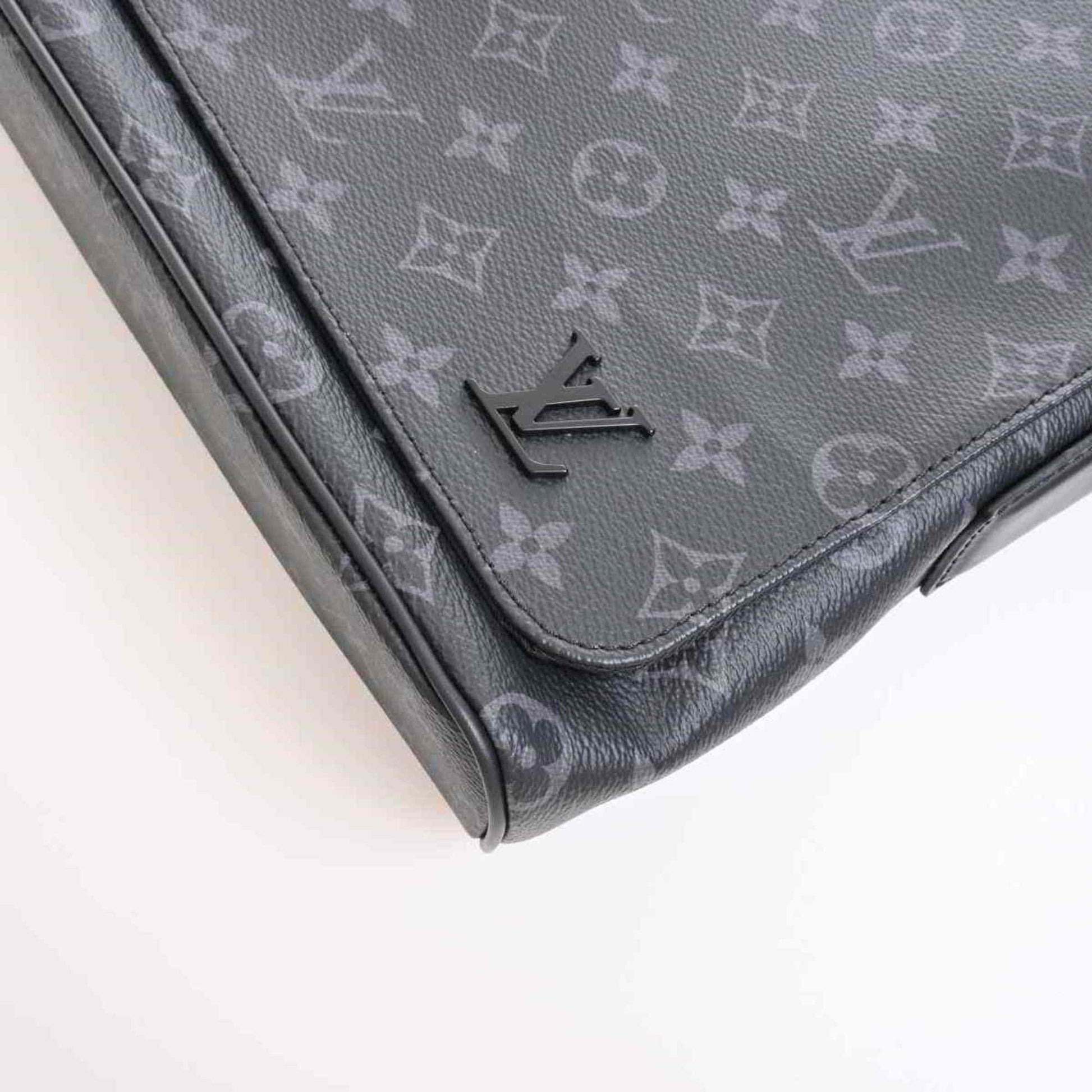 Louis Vuitton, Bags, Lv District Pm Nv2 D Graphite