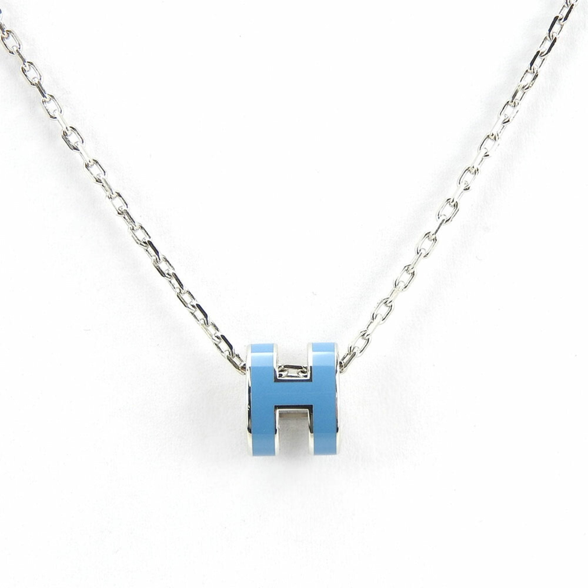 Hermes Mini Pop H Pendant Bleu Sature in Lacquered Metal with Gold-tone - GB