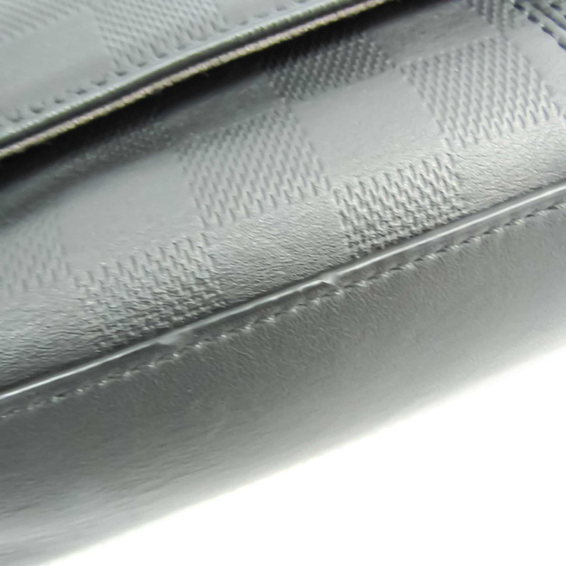 Replica Louis Vuitton N41286 District PM Messenger Bag Damier Infini Leather  For Sale