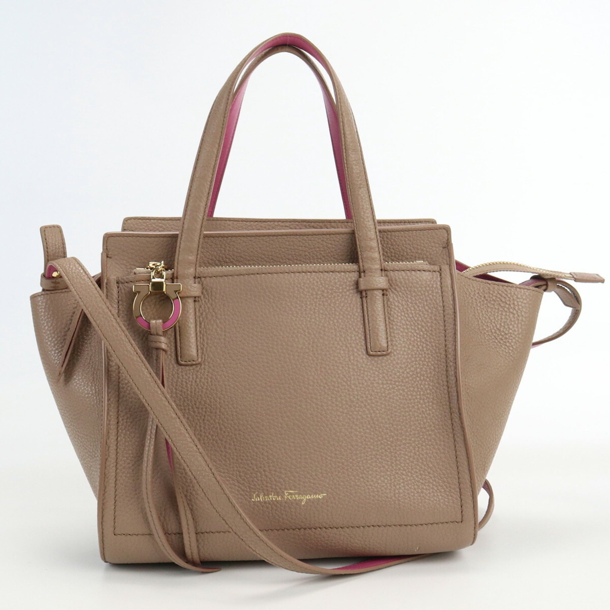 Salvatore ferragamo 2024 amy tote bag