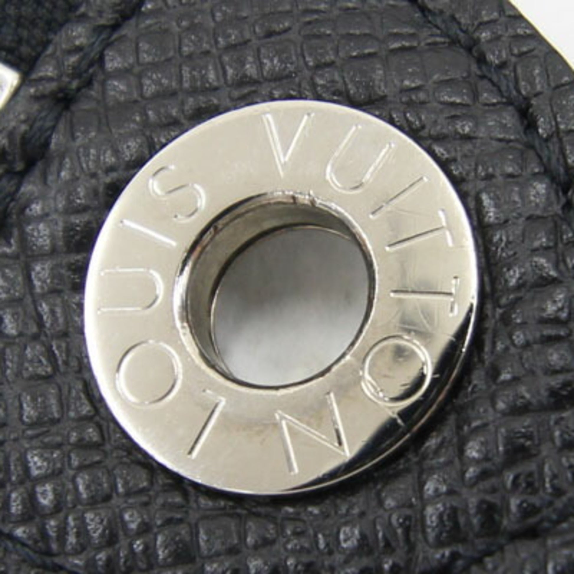 Review Louis Vuitton M30395 Pochette Voyage Mm Taiga Leather Clutch Bag  Noir Mad