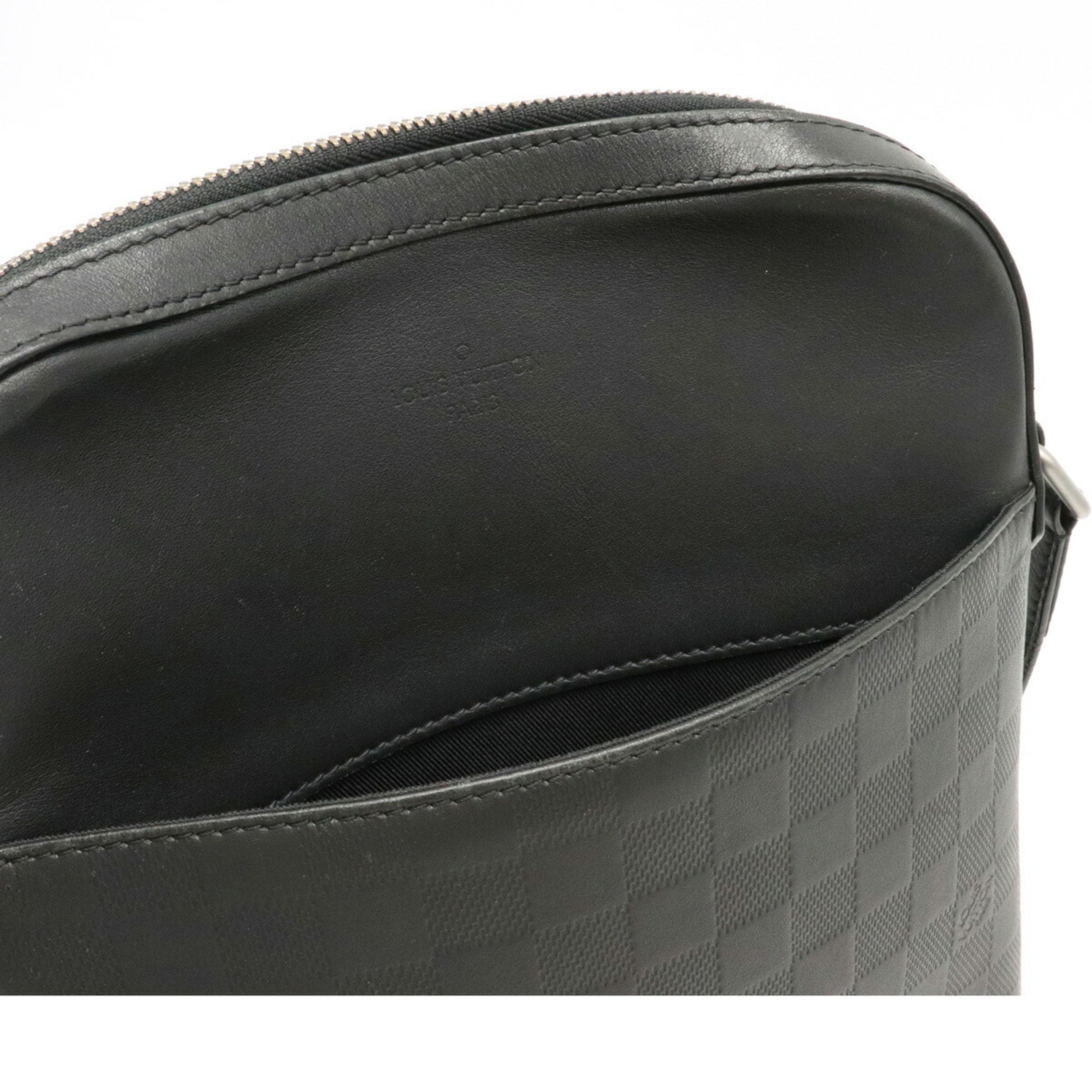 Louis Vuitton - District Pochette Damier Infini Messenger Onyx