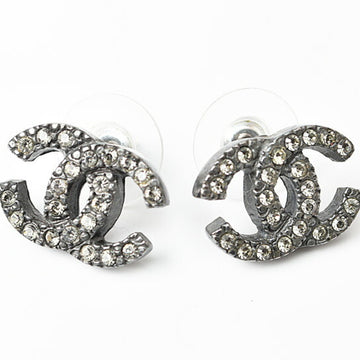 CHANEL earrings  here mark CC gun metallic rhinestone