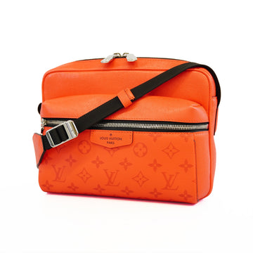 Louis Vuitton Shoulder Bag Taigarama Outdoor Messenger M30821 Rouge