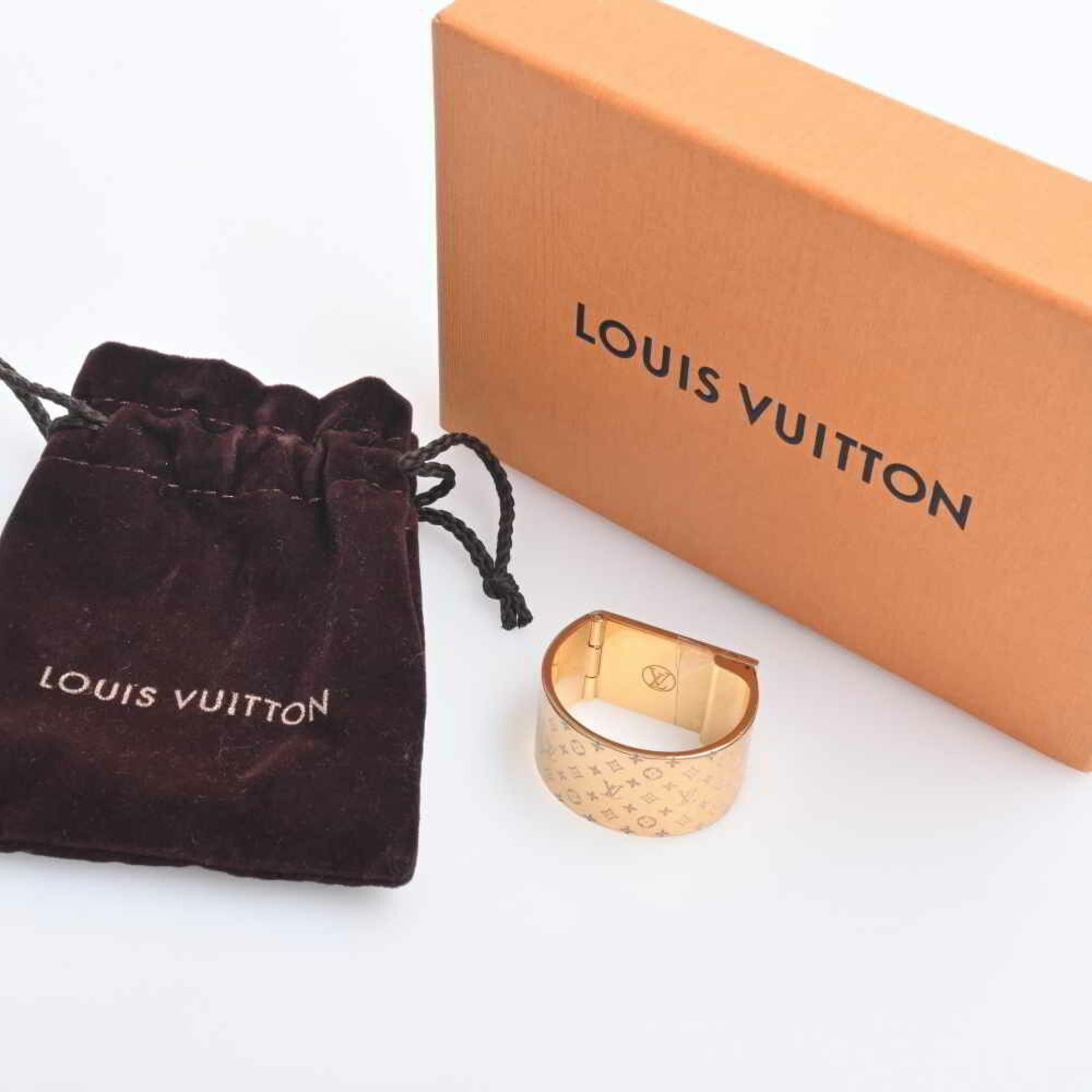 LOUIS VUITTON Louise Scarf Ring Holder Gold 1127238