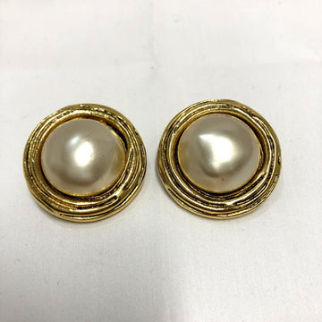 CHANEL vintage pearl earrings accessories gold off-white 23