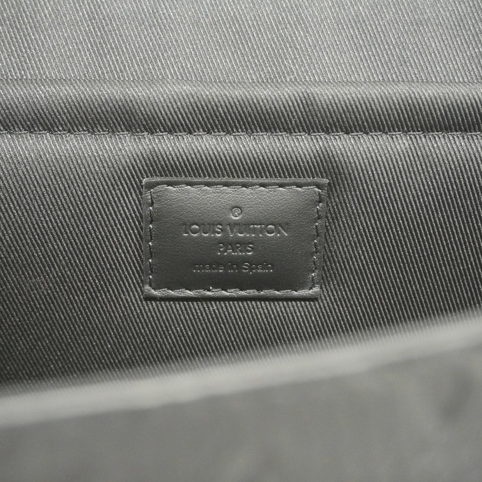 LV Louis Vuitton Men S Lock Briefcase M20835, Luxury, Bags
