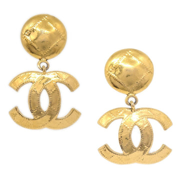 CHANEL 94P Quilted Shaking Earrings Clip-On Gold-Plated 40457