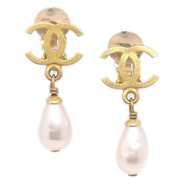 CHANEL 1996 Teardrop Faux Pearl CC Earrings Gold 82914