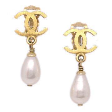 CHANEL 1996 Teardrop Faux Pearl CC Earrings Gold 53482