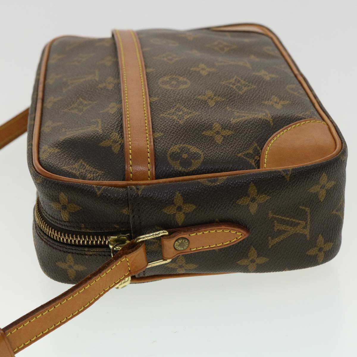 Vuitton - Bag - Trocadero - Monogram - Bolso Louis Vuitton Antigua modelo  grande en lona roja y malva - 27 - Louis - M51274 – Louis Vuitton pre -  Shoulder - owned Olympe MM tote bag