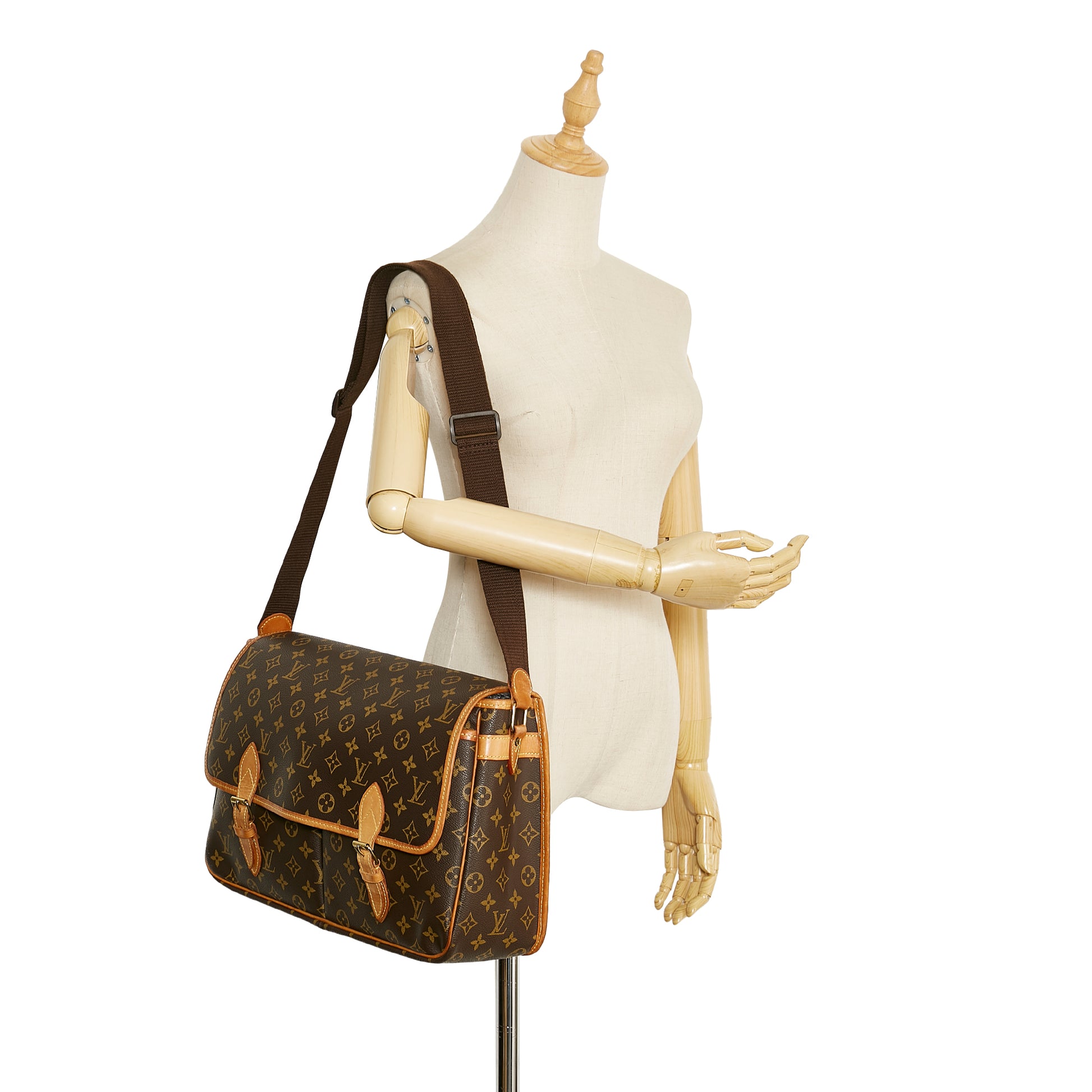 Louis Vuitton Vintage Monogram Sac Gibeciere GM - Shoulder Bags