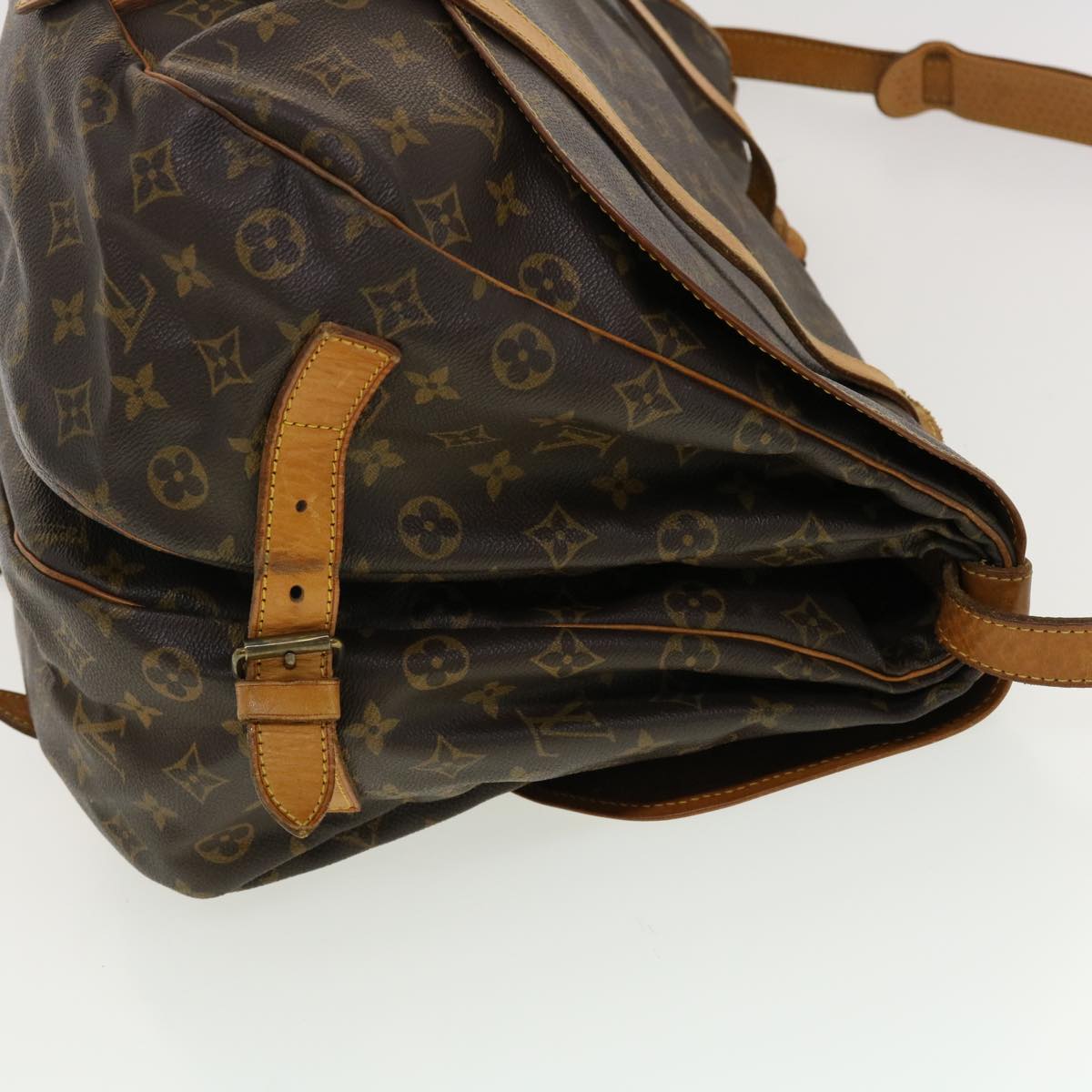 Louis Vuitton Shoulder Bag Monogram Saumur 43 M42252