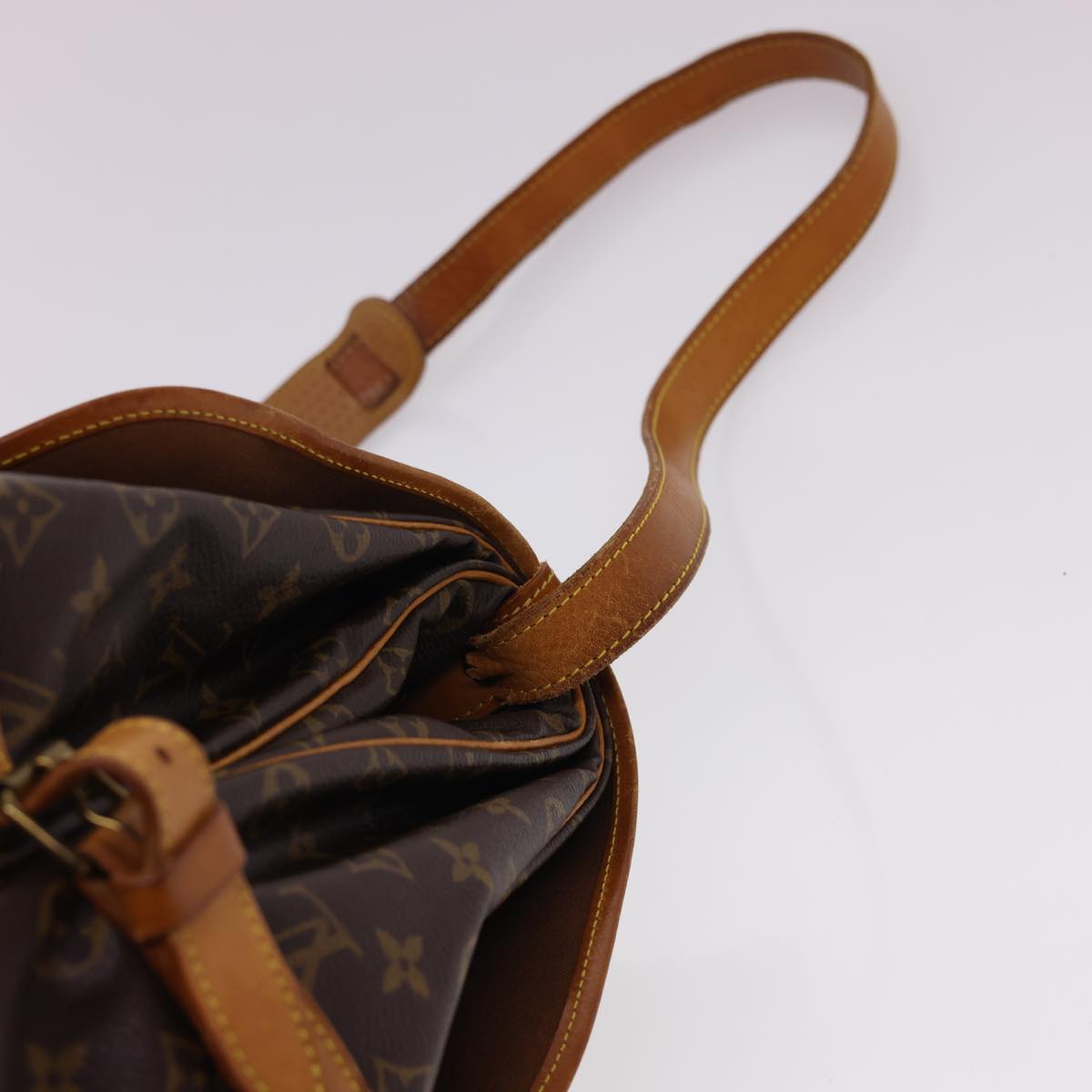 LOUIS VUITTON Monogram Saumur 43 Shoulder Bag M42252 LV Auth 40442