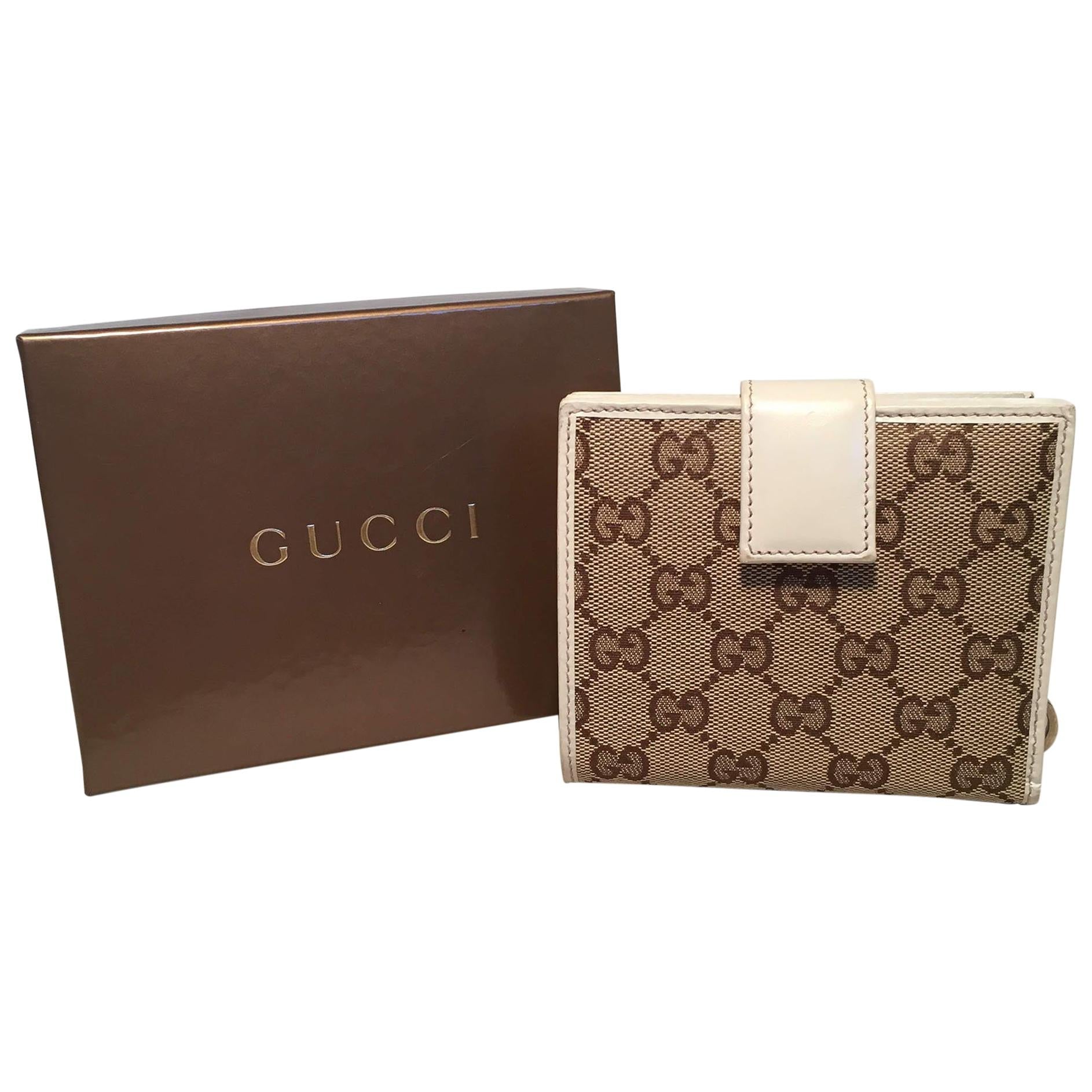 Gucci box discount wallet