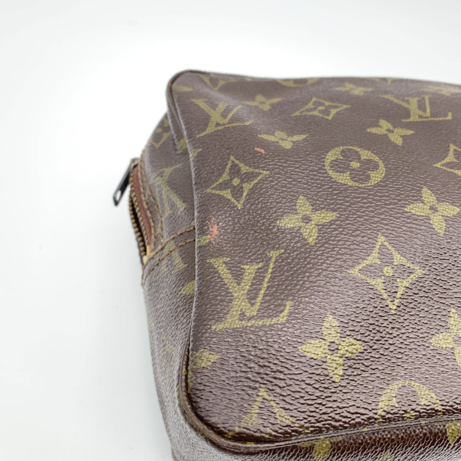 pochette louis vuitton trousse de toilette 28