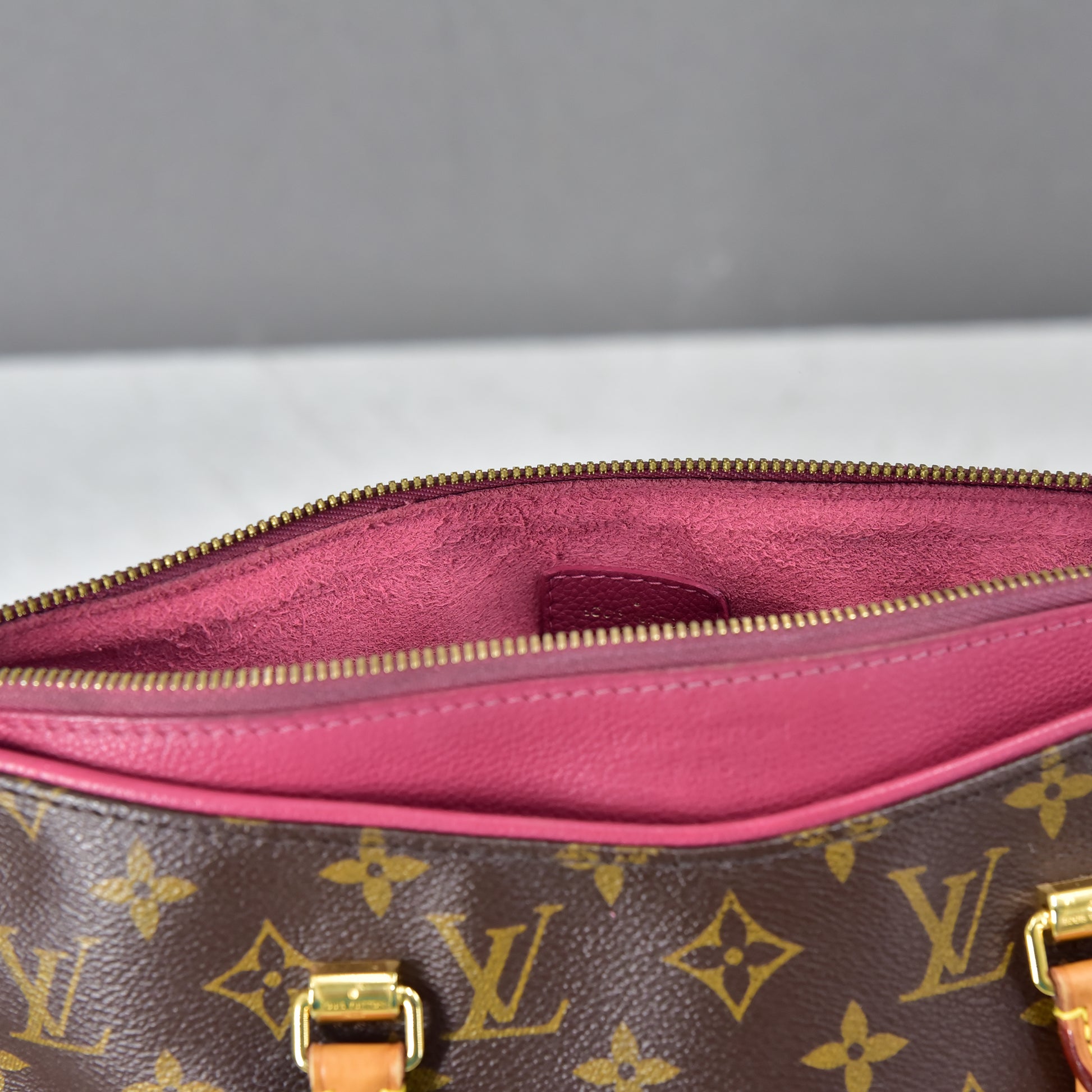 Louis Vuitton Pallas Shoulder bag 390356