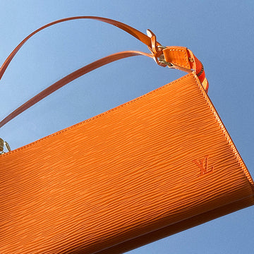 LOUIS VUITTON 2003 Made Epi Pochette Accessories Mandarine