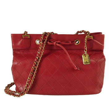 CHANEL quilted shoulder bag in red leather