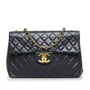 CHANEL Maxi Classic Lambskin Single Flap Shoulder Bag