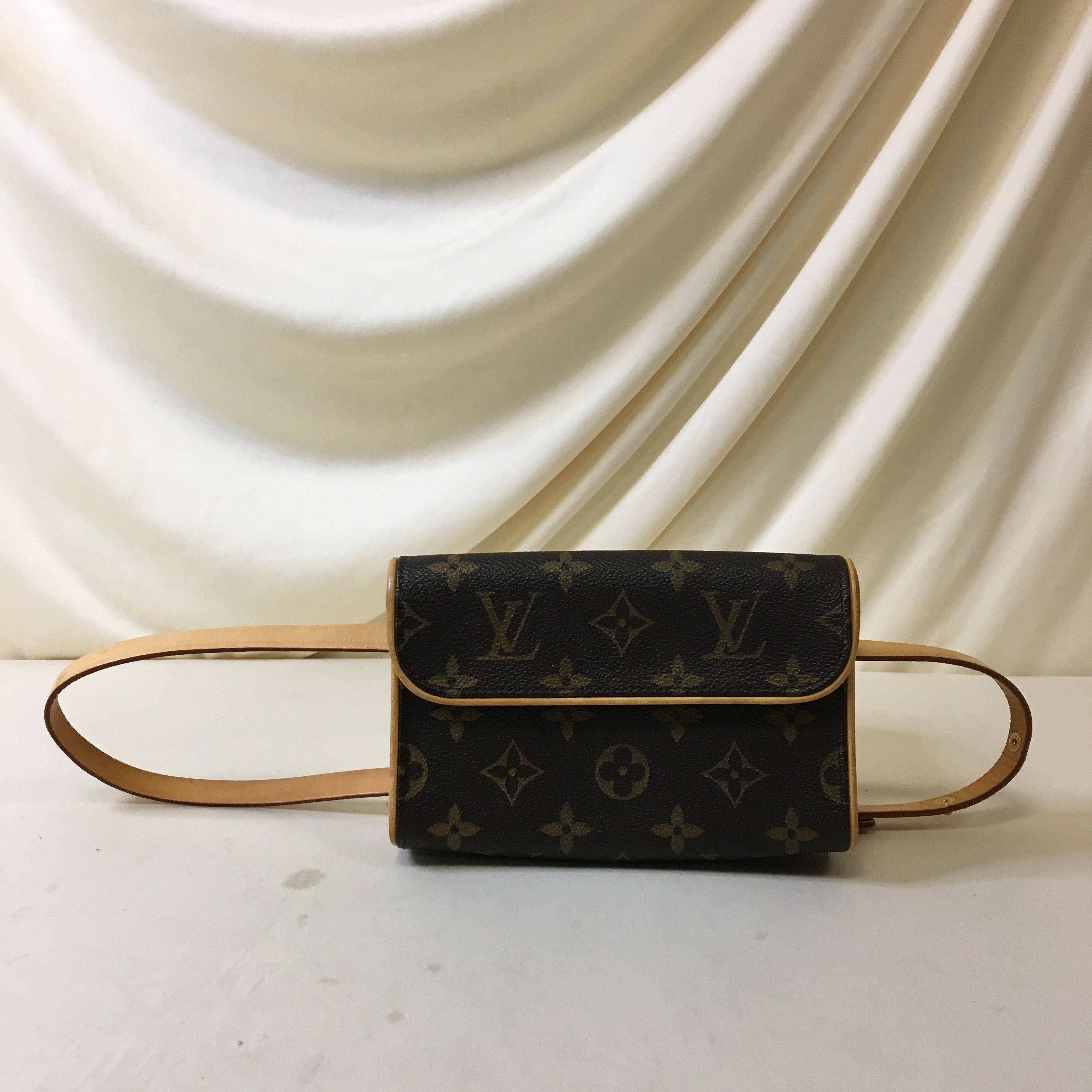 Pochette florentine hotsell louis vuitton