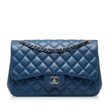 CHANEL Jumbo Classic Lambskin Double Flap Shoulder Bag