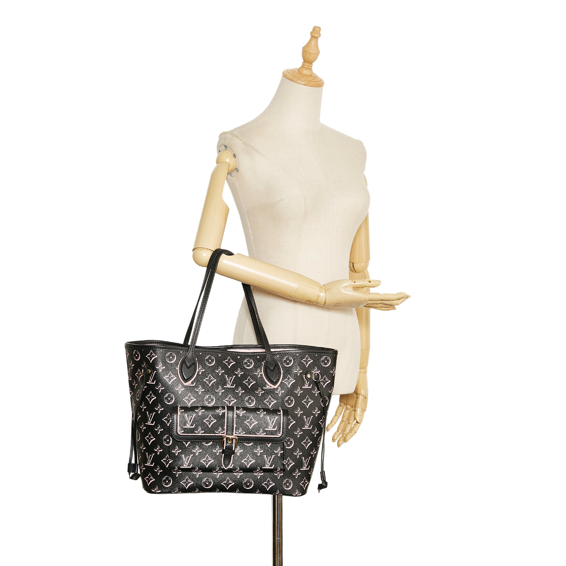 Louis Vuitton Monogram Fall For You Neverfull MM w/ Pouch - Black Totes,  Handbags - LOU702720