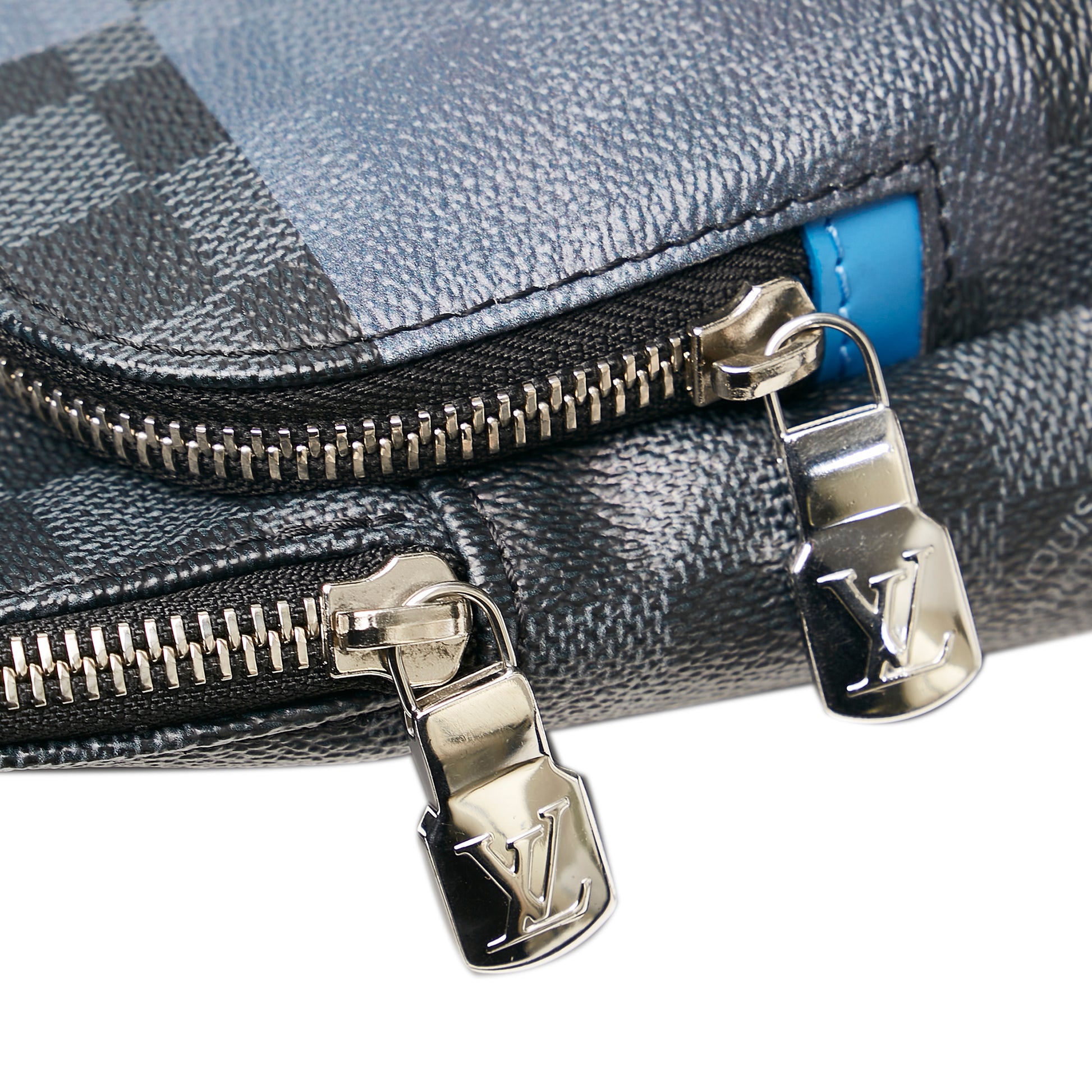 Shop Louis Vuitton DAMIER GRAPHITE 2022 SS Avenue slingbag (N45277