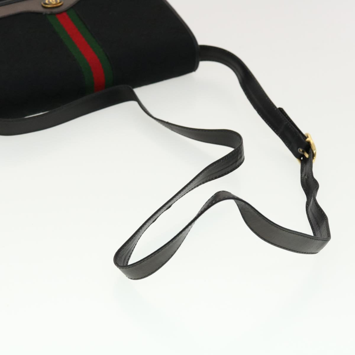 Gucci crossbody with cheap green and red strap