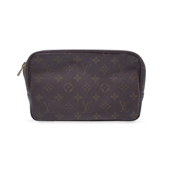 Louis Vuitton Trousse toiletry 18