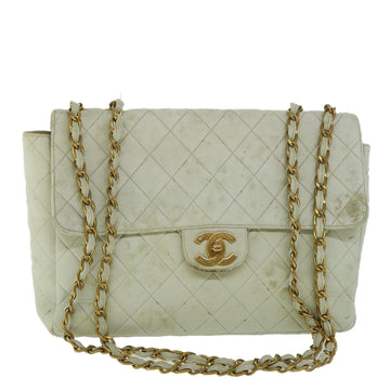 CHANEL Matelasse Chain Shoulder Bag Leather White CC Auth bs8333