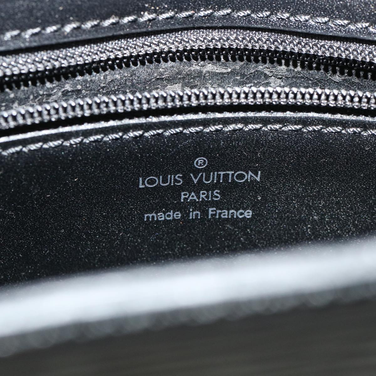 LOUIS VUITTON Epi Pochette Arche Shoulder Bag Black Noir M52572 LV