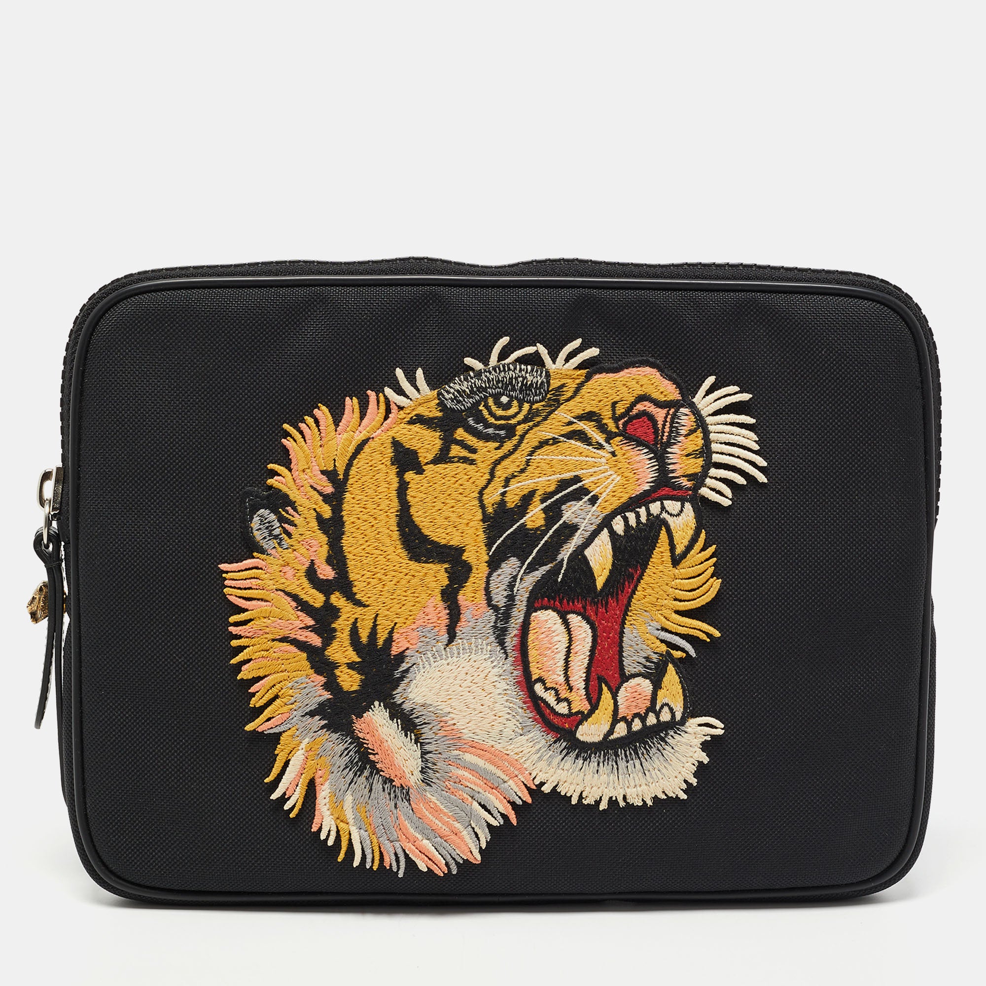 Gucci zip pouch fashion