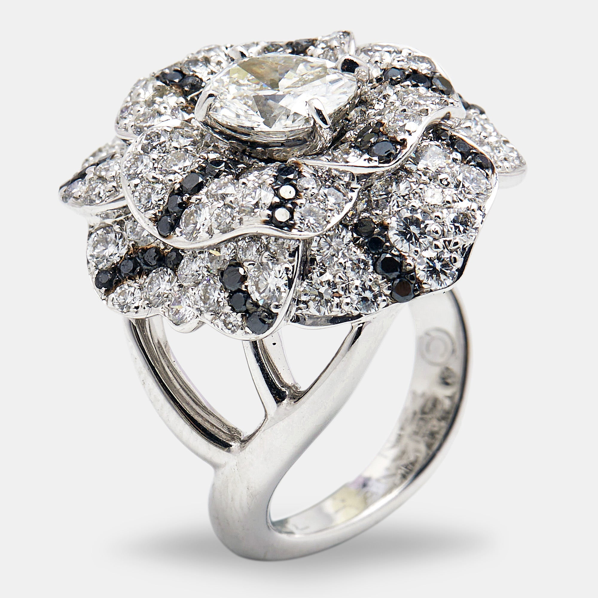 Chanel flower diamond on sale ring