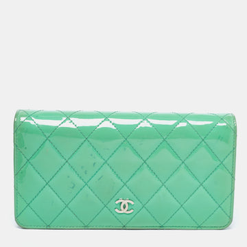 Chanel Green Patent Leather Interlocking CC Continental Wallet
