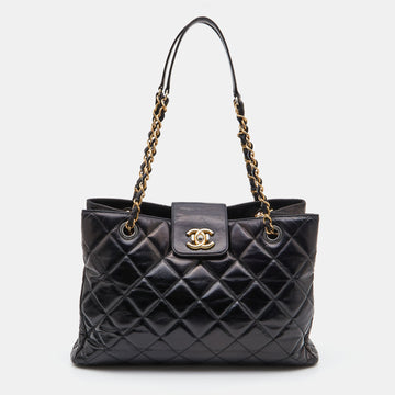 CHANEL Black Quilted Aged Leather CC Chain Tote