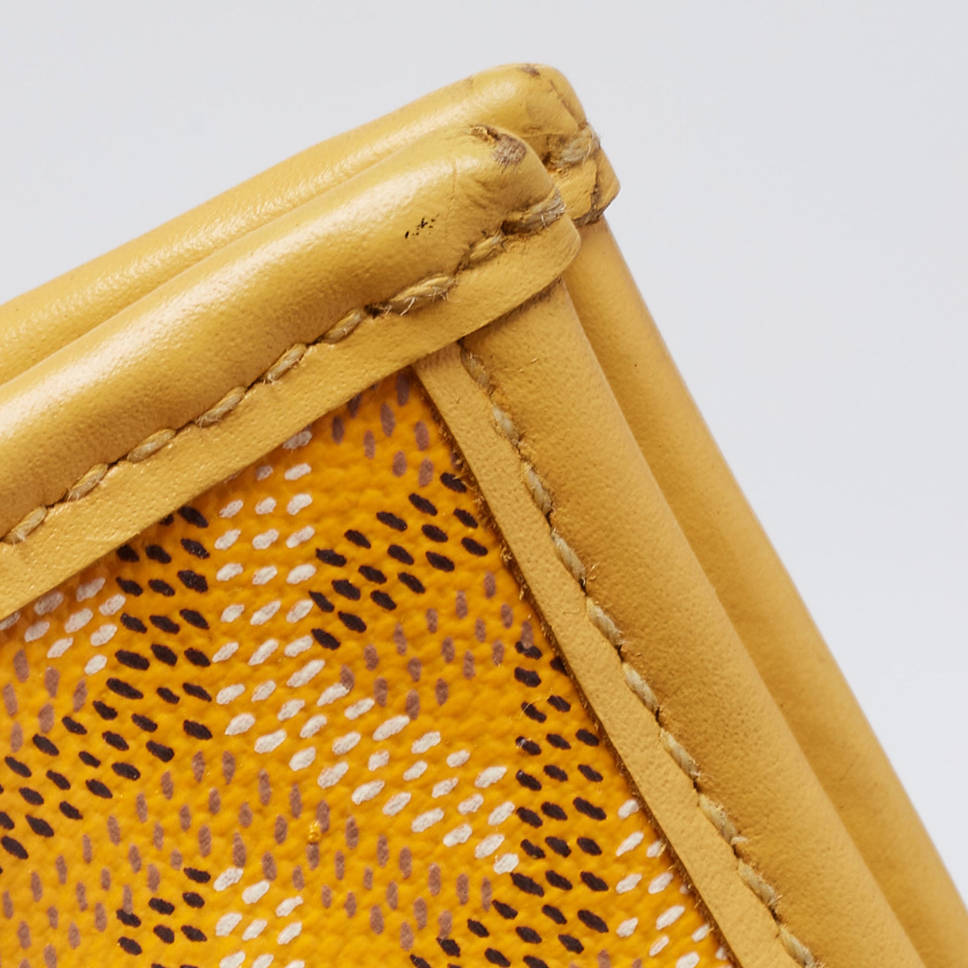 Cloth clutch bag Goyard Yellow in Cloth - 21369798