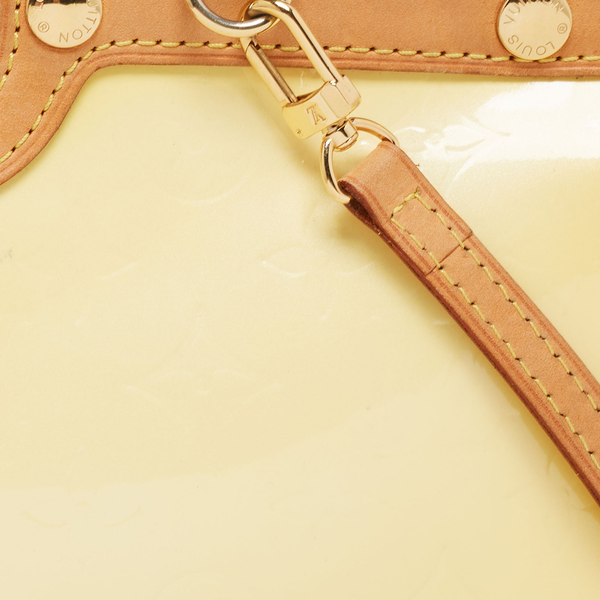 LOUIS VUITTON Cream Vernis Leather Roxbury Drive Bag