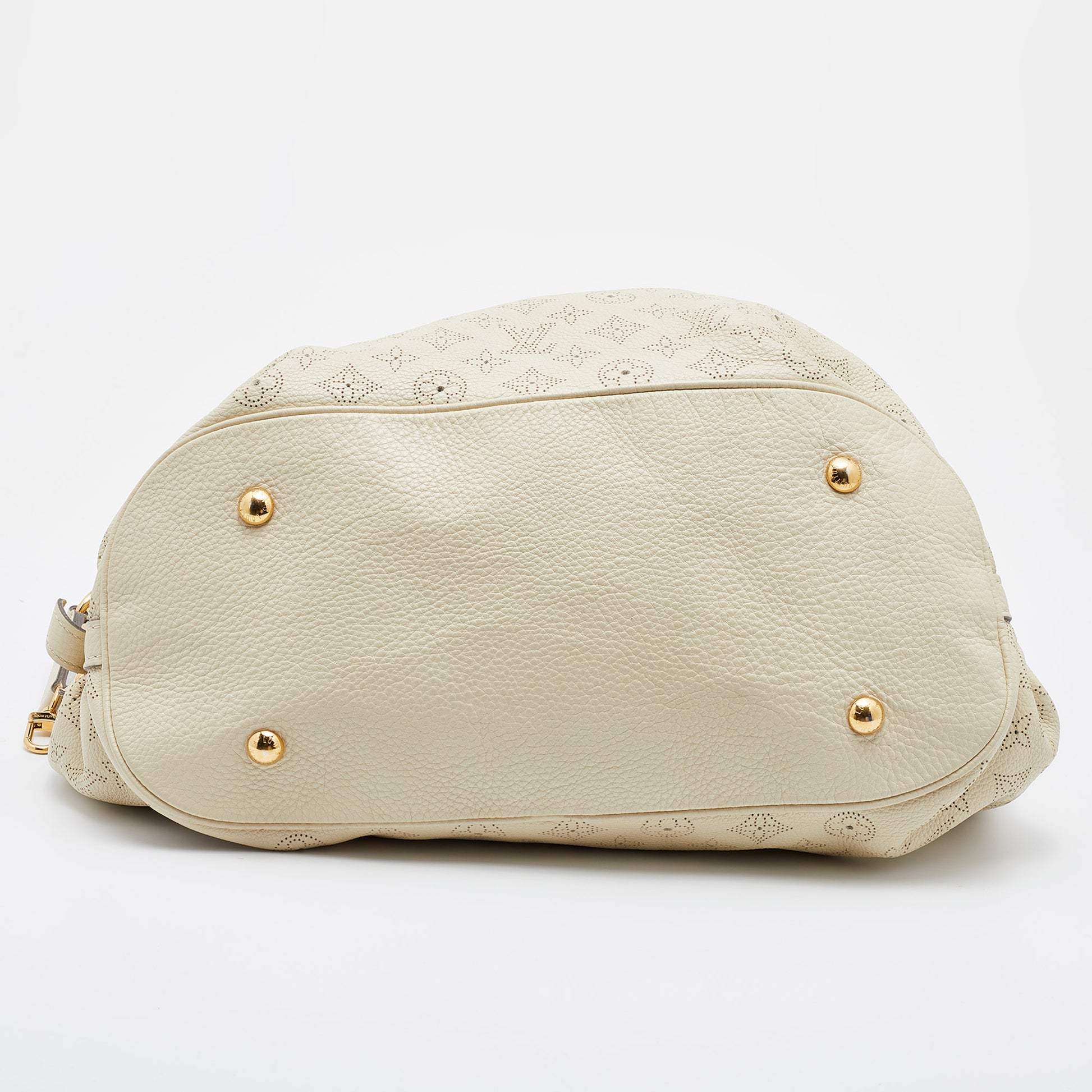 Louis Vuitton Xlg Cream Mahina Shoulder Bag