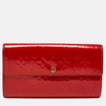 LOUIS VUITTON Red Monogram Vernis Sarah Wallet