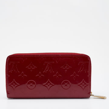 LOUIS VUITTON Pomme D'amour Monogram Vernis Zippy Wallet