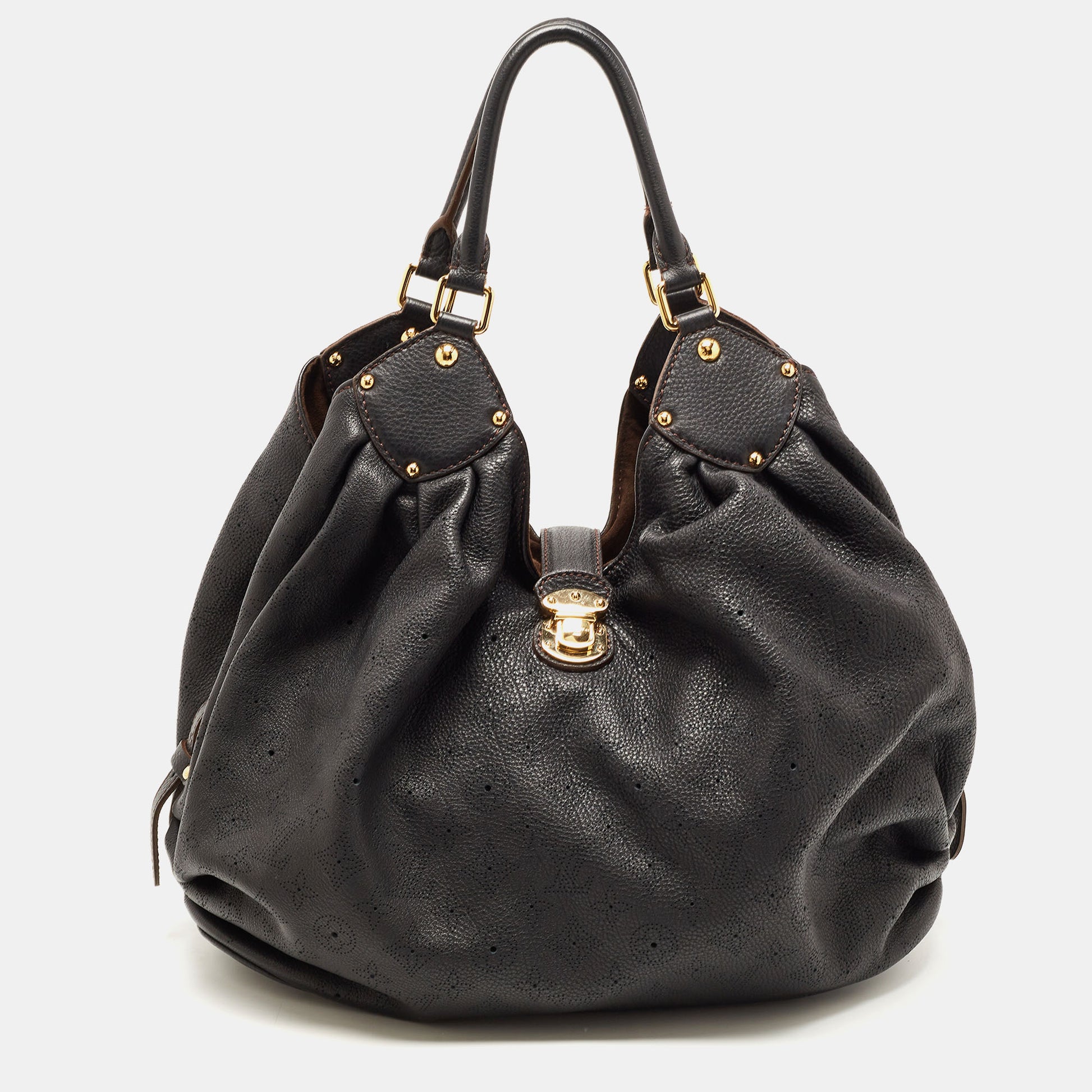 WE'RE IN LOVE!!!!!!! Previously owned Louis Vuitton Mahina hobo in