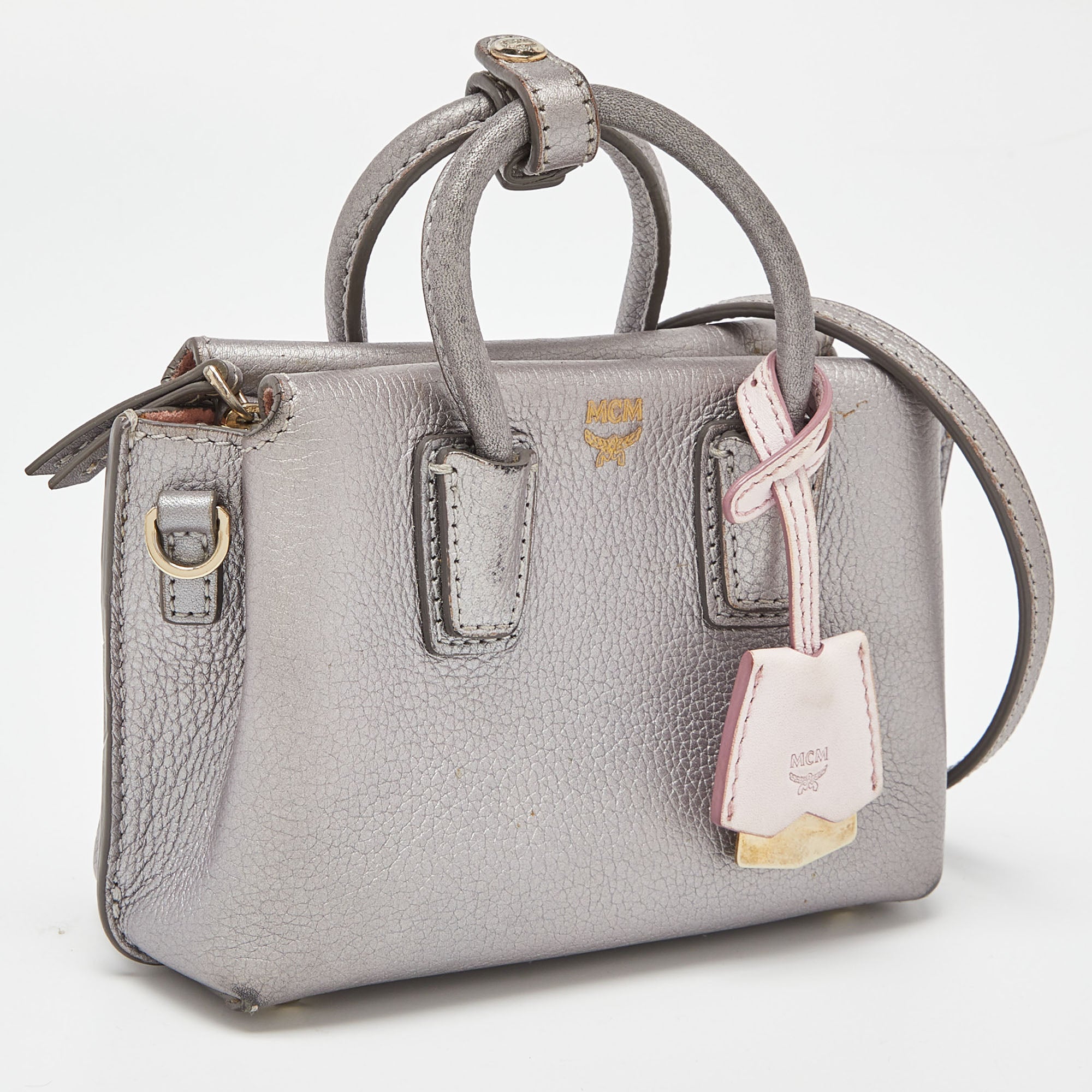 Silver mcm outlet bag