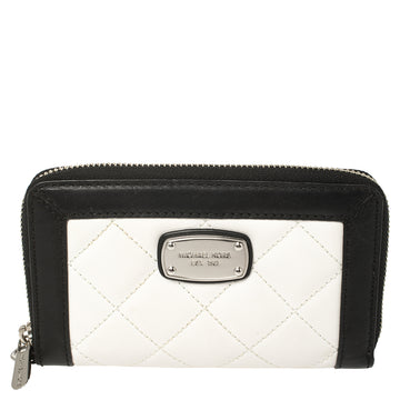 MICHAEL KORS White/Black Quilted Leather Wristlet Wallet