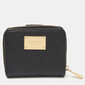 Micheal Kors Black Leather Zip Around Wallet