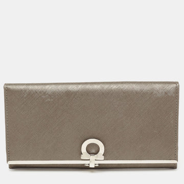 Salvatore Ferragamo Grey Saffiano Leather Gancini Clip Flap Wallet