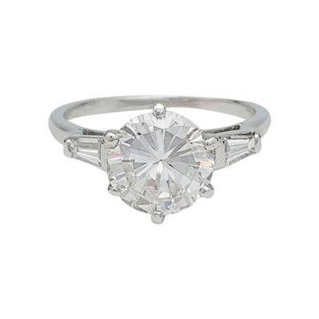 White gold 2,44 carats diamond ring.
