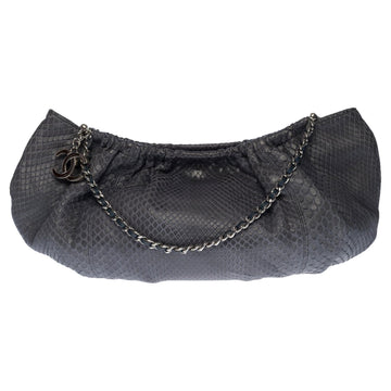 CHANEL Classic shoulder bag in grey Python leather, silver hardware